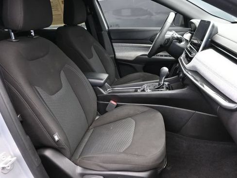 Used 2025 Jeep Compass Sport AWD/4WD image 32