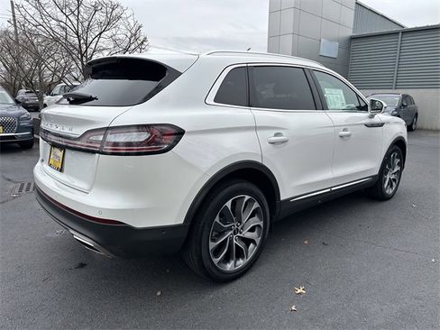 Certified 2022 Lincoln Nautilus Reserve image 5