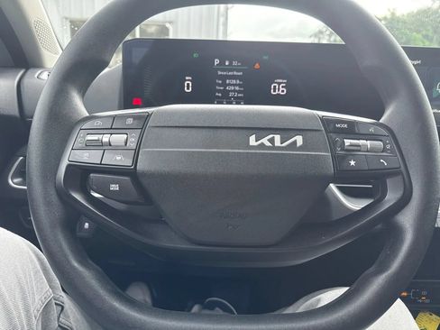 Used 2025 Kia K4 FWD image 14