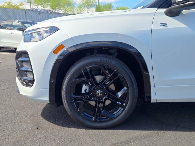 New 2026 Volkswagen Tiguan SE R-Line FWD image 5