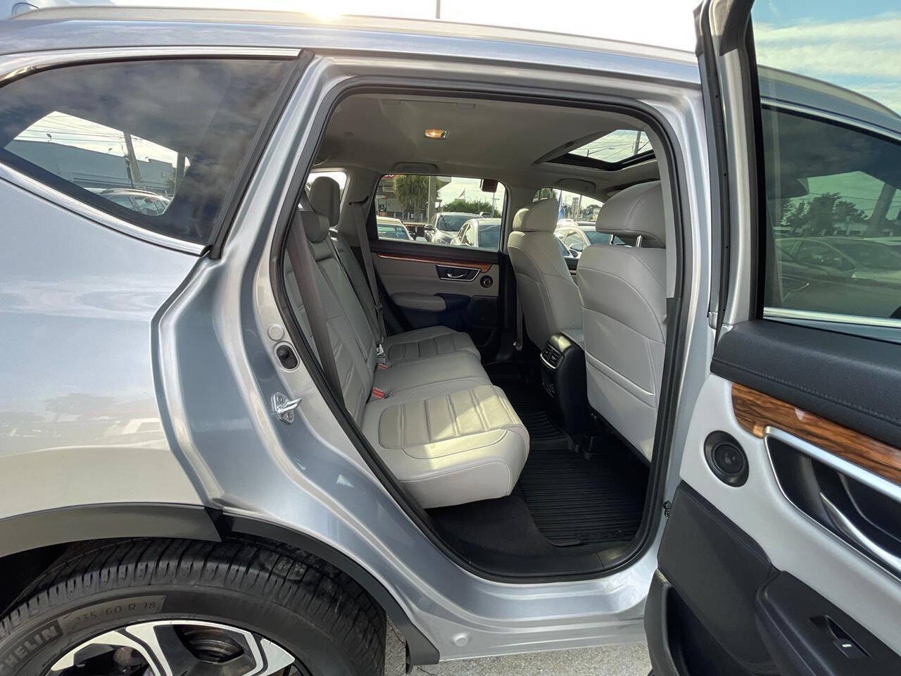 Used 2019 Honda CR-V Touring image 17