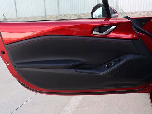 Used 2017 MAZDA MX-5 Miata RF Grand Touring image 43