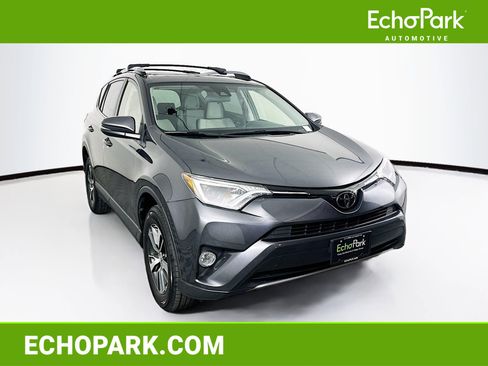 Used 2018 Toyota RAV4 XLE AWD/4WD image 1