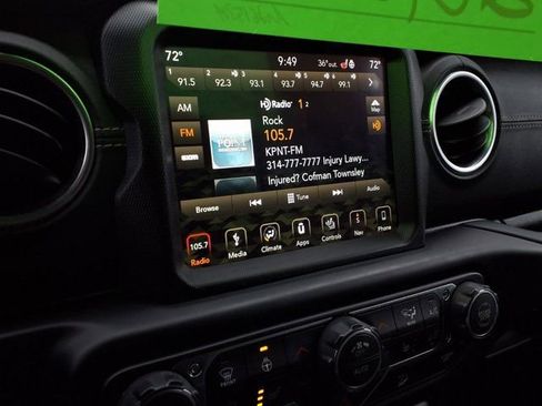 Used 2019 Jeep Wrangler Unlimited Sahara AWD/4WD image 10