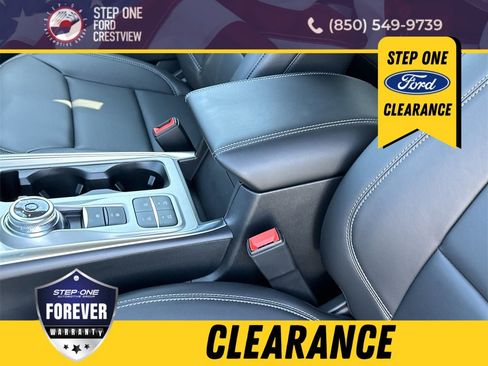 New 2024 Ford Explorer XLT w/ Equipment Group 202A image 28