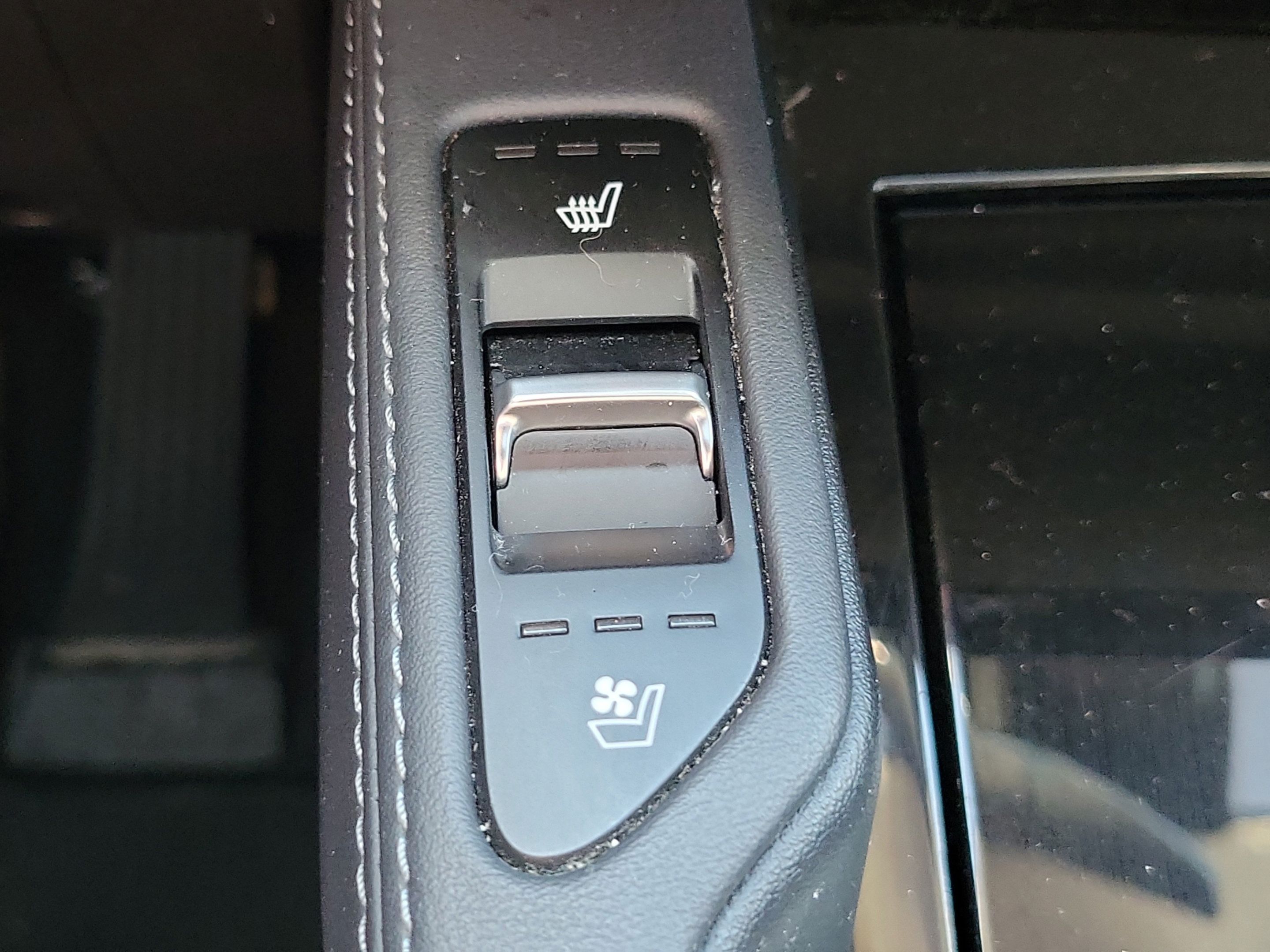 Used 2022 Kia Telluride EX FWD image 28