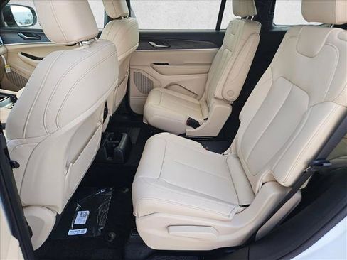 New 2025 Jeep Grand Cherokee L Limited w/ Black Appearance Package image 16