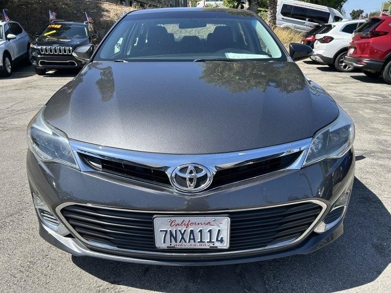 Used 2015 Toyota Avalon XLE w/ Preferred Accessory Package FWD image 2