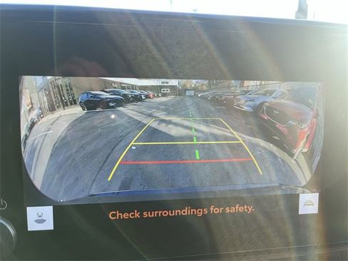 Used 2024 Toyota RAV4 SE w/ Weather & Moonroof Package image 17