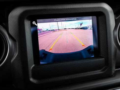 Used 2021 Jeep Gladiator Willys image 30