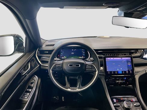 Used 2022 Jeep Grand Cherokee Trailhawk w/ Luxury Tech Group III AWD/4WD image 23