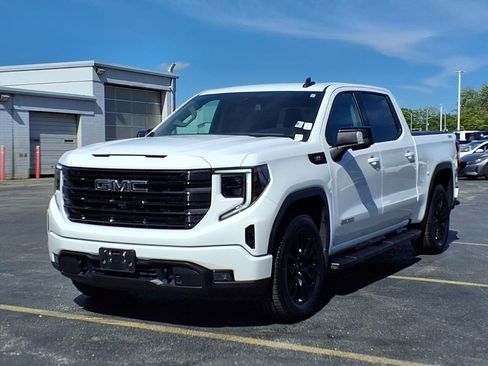 Used 2022 GMC Sierra 1500 Elevation w/ Elevation Premium Package AWD/4WD image 2