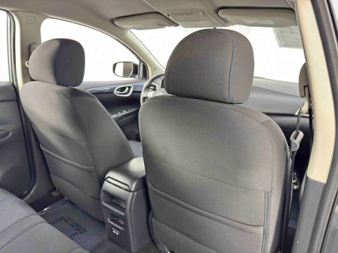 Used 2017 Nissan Sentra SR w/ SR Midnight Edition image 32