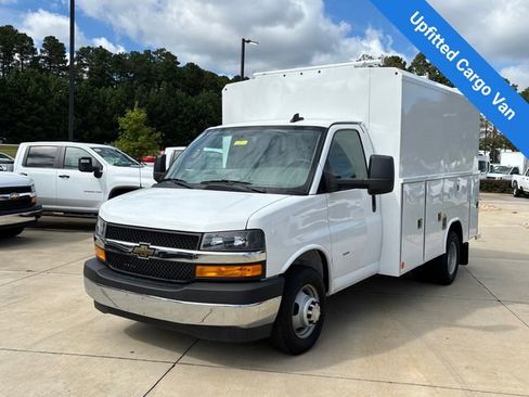 New 2025 Chevrolet Express 3500 w/ Power Convenience Package image 2