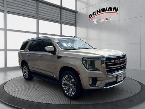 Used 2021 GMC Yukon SLT w/ SLT Luxury Plus Package AWD/4WD image 2
