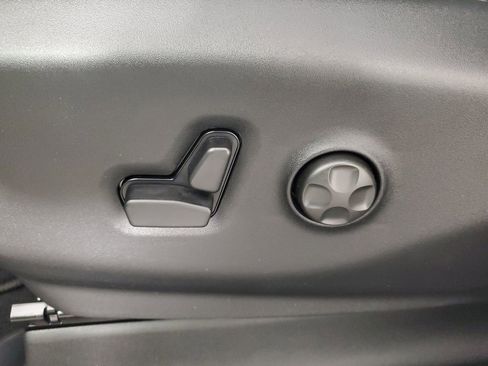 New 2026 Chrysler Pacifica Limited image 29