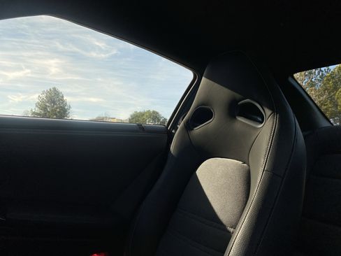 Used 2017 Nissan GT-R Premium image 25