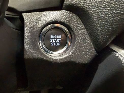 Used 2025 Toyota RAV4 XLE FWD image 39