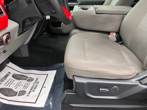 Used 2018 Ford F250 XLT w/ XLT Value Package AWD/4WD image 18