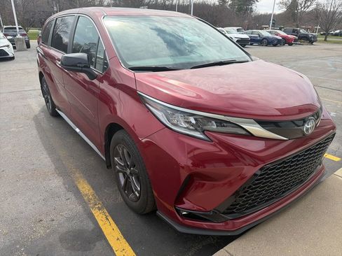 Used 2024 Toyota Sienna XSE w/ Protection Package (TMS) image 7