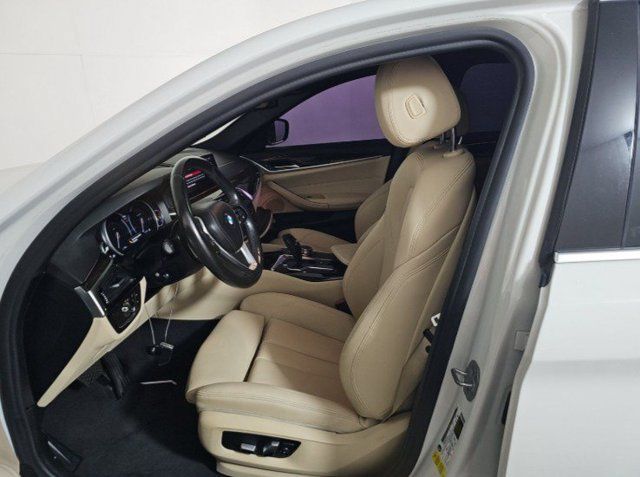 Used 2019 BMW 530i RWD image 11