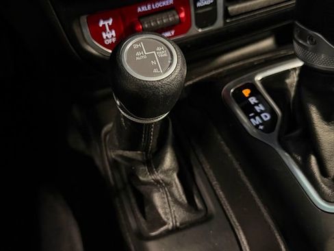 Used 2024 Jeep Wrangler Unlimited AWD/4WD image 38