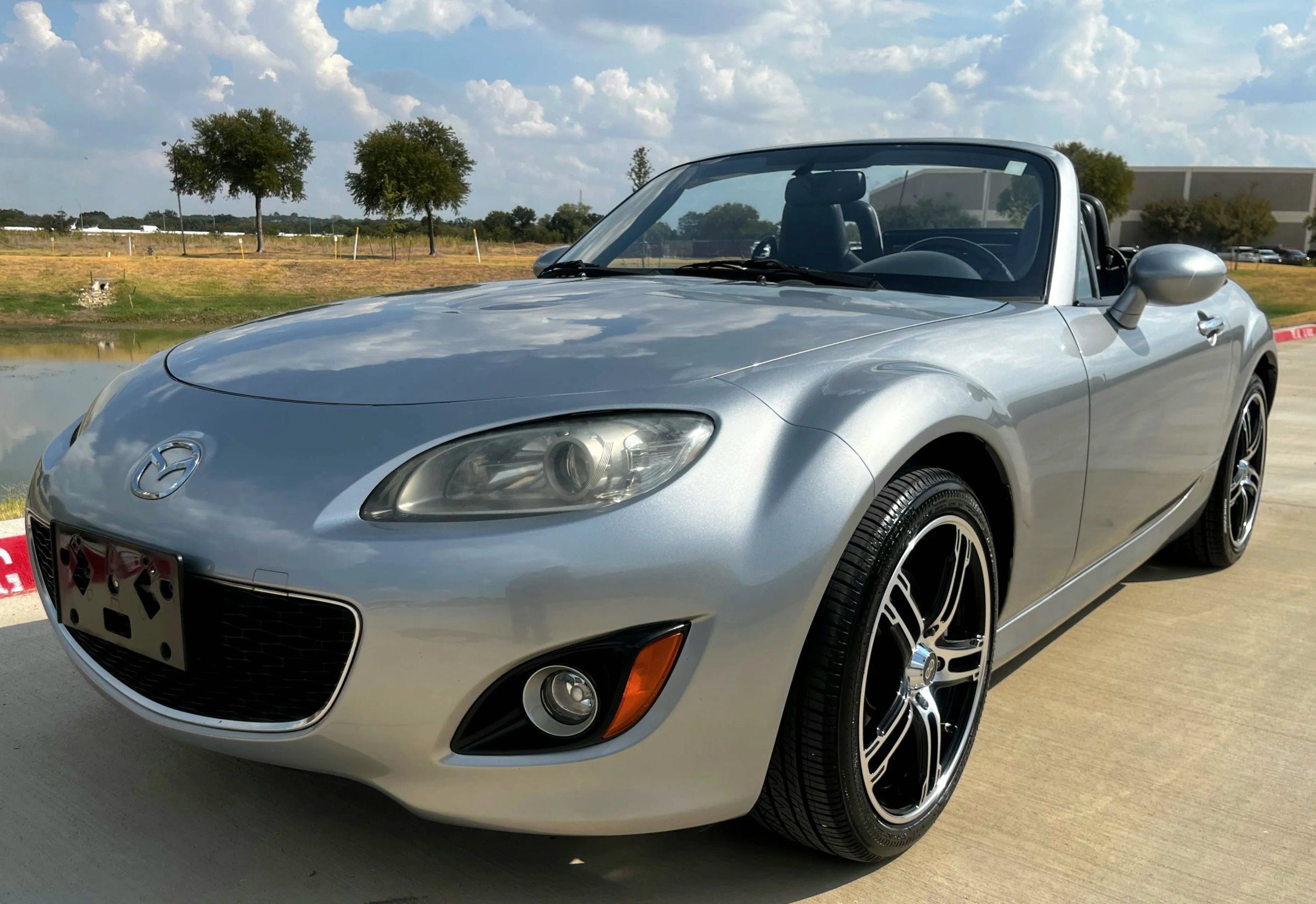 Used 2012 MAZDA MX-5 Miata Touring RWD image 5