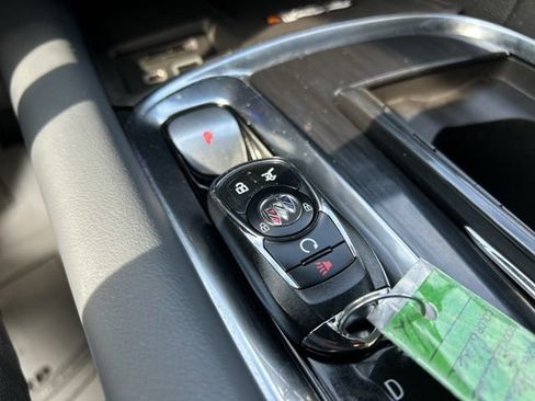 Used 2022 Buick Enclave Premium image 48