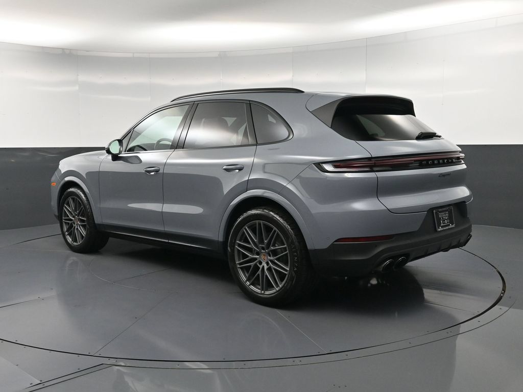 Certified 2026 Porsche Cayenne AWD/4WD image 3