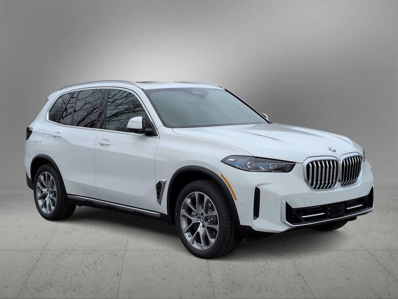 Used 2026 BMW X5 xDrive40i w/ Premium Package AWD/4WD image 2