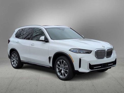 Used 2026 BMW X5 xDrive40i w/ Premium Package AWD/4WD image 2