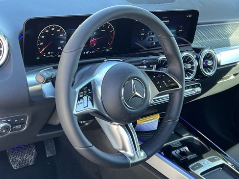 New 2026 Mercedes-Benz GLB 250 4MATIC image 14