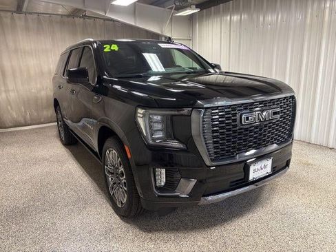 Used 2024 GMC Yukon Denali Ultimate AWD/4WD image 3