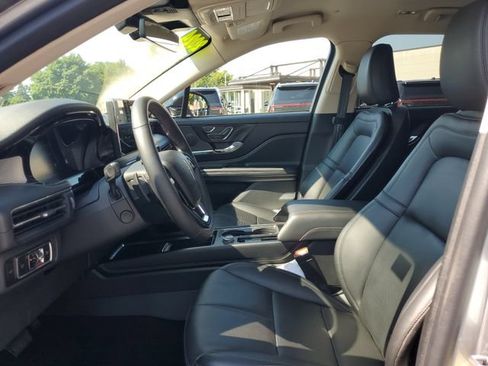 Used 2024 Lincoln Corsair AWD w/ Equipment Group 101A image 8