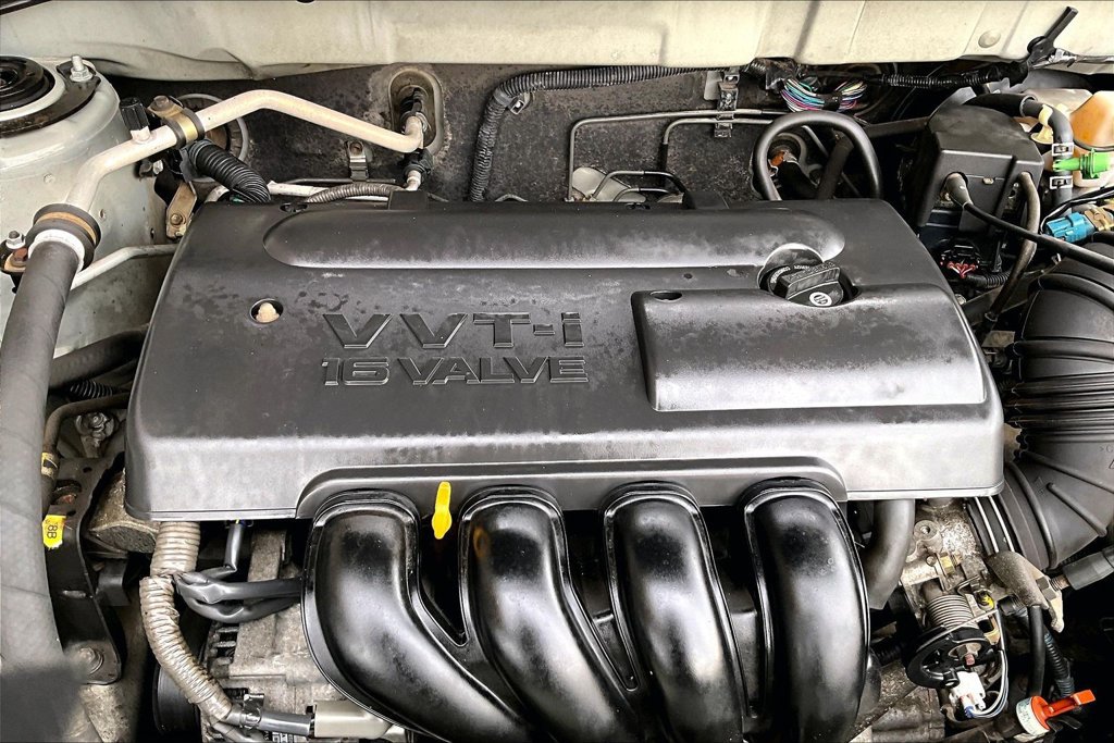 Used 2004 Pontiac Vibe w/ Moon And Tunes Value Package FWD image 9