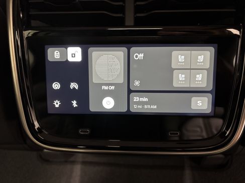 Used 2025 Rivian R1S Adventure AWD/4WD image 30