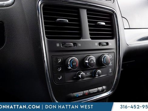 Used 2019 Dodge Grand Caravan SE FWD image 9