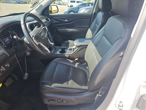 Used 2023 GMC Acadia SLT w/ Preferred Package FWD image 13