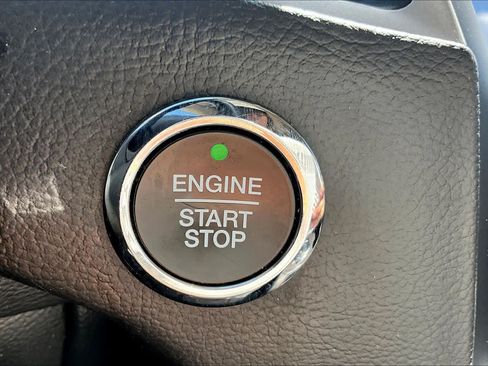 Used 2023 Ford Edge SEL AWD/4WD image 30