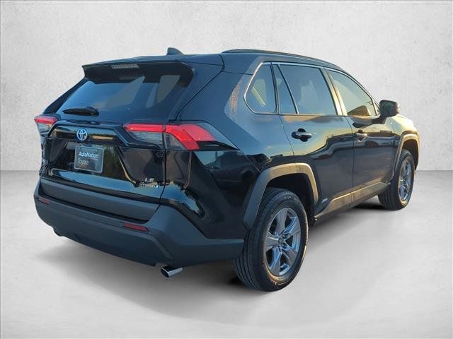Certified 2024 Toyota RAV4 LE AWD/4WD image 5