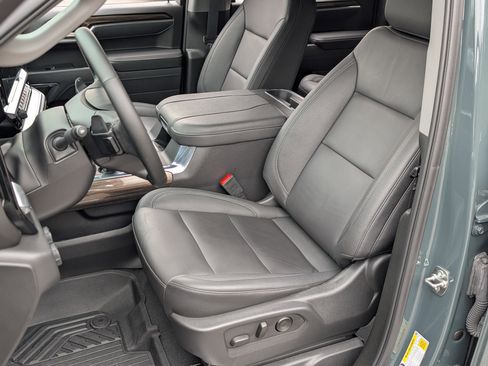 Used 2025 Chevrolet Silverado 1500 LT Trail Boss w/ LT Trail Boss Premium Package image 16