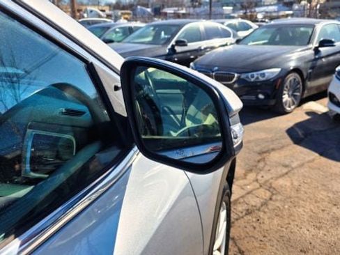 Used 2016 Toyota Highlander LE image 47