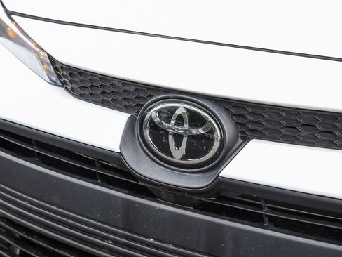 Used 2024 Toyota Corolla LE image 3