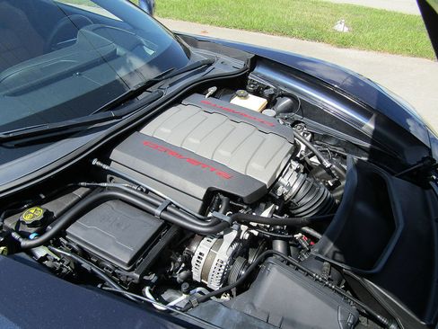 Used 2014 Chevrolet Corvette Stingray Convertible w/ 2LT Preferred Equipment Group RWD image 21