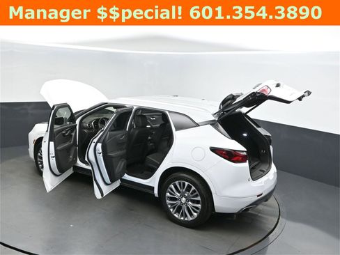 Used 2019 Chevrolet Blazer Premier w/ Driver Confidence II Package image 2