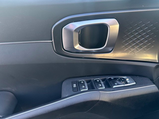 Used 2025 Kia Sorento EX w/ Panoramic Sunroof Package FWD image 17