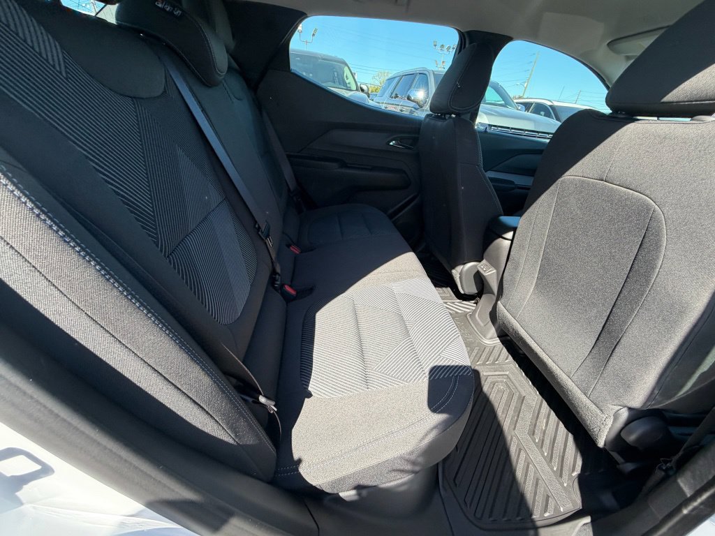 Used 2027 Chevrolet Bolt LT FWD image 16