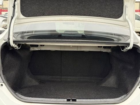 Used 2017 Toyota Corolla LE FWD image 30