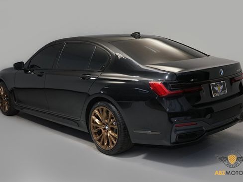 Used 2022 BMW 750i xDrive w/ Executive Package image 7