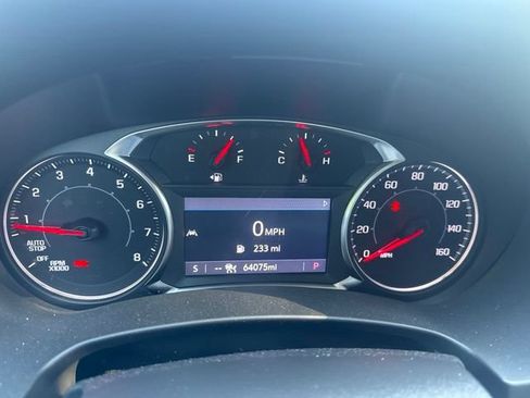 Used 2023 GMC Terrain SLT FWD image 2
